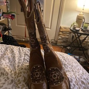 Women’s boots